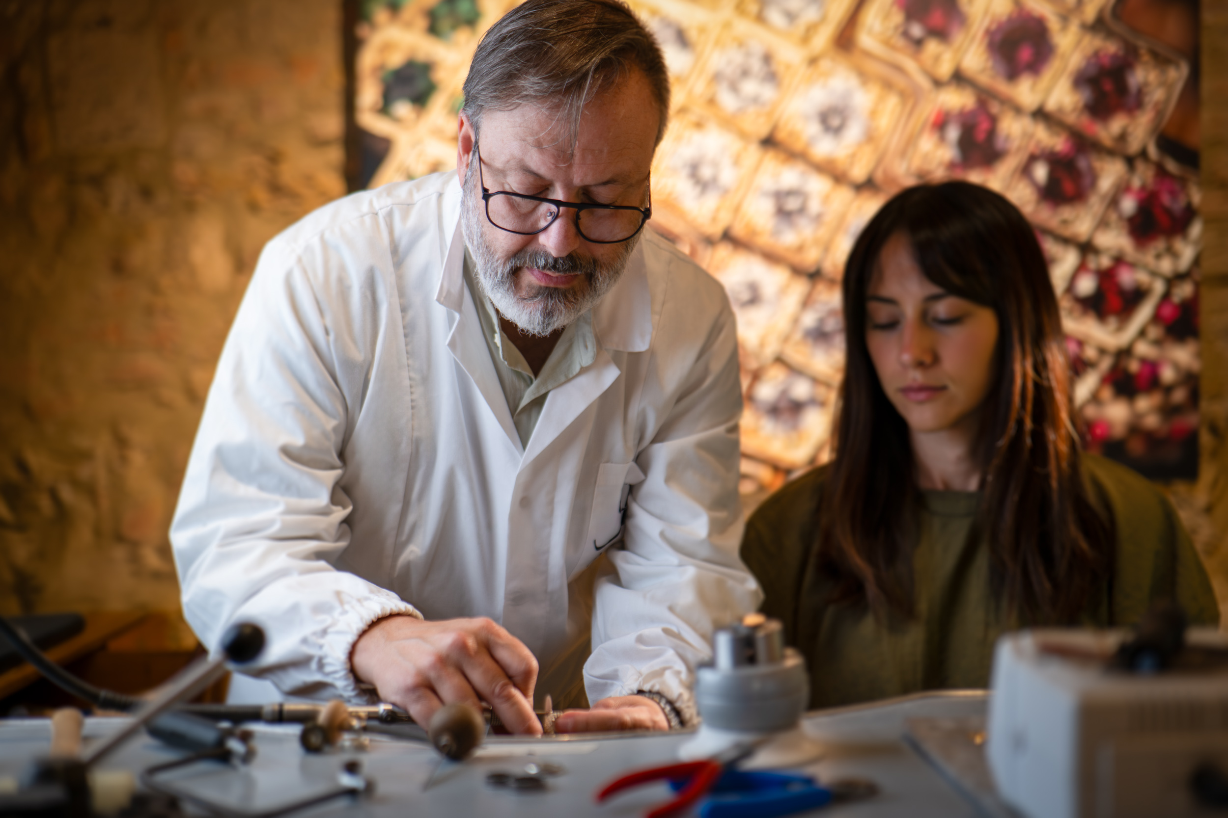 Corso di gemmologia e incastonatura in laboratorio