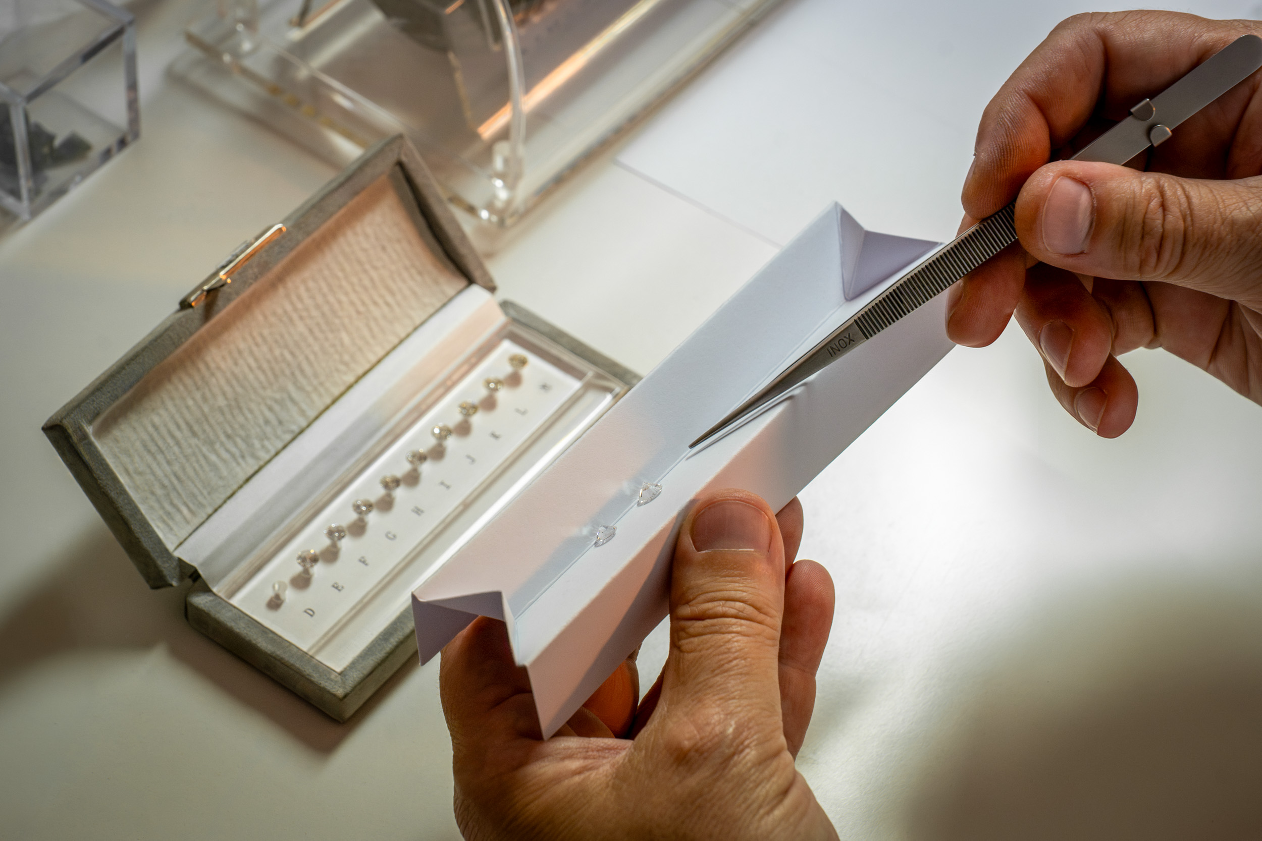 Master stones per la valutazione del colore dei diamanti